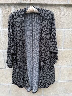 LuLaRoe Black and White Patterned Open Front Tunic